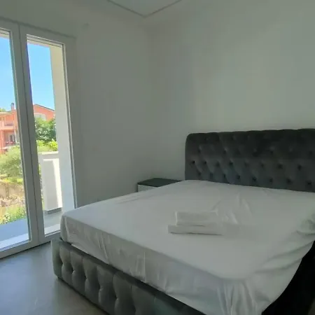 Apartment Borghesi Fronte Mare *