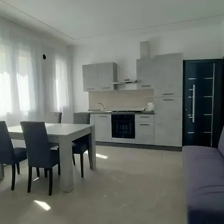 Borghesi Fronte Mare Apartament *