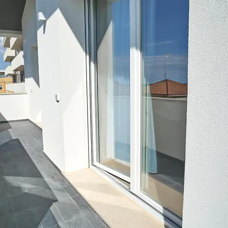 Borghesi Fronte Mare Apartament