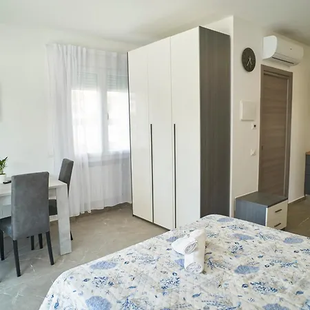 Borghesi Fronte Mare *