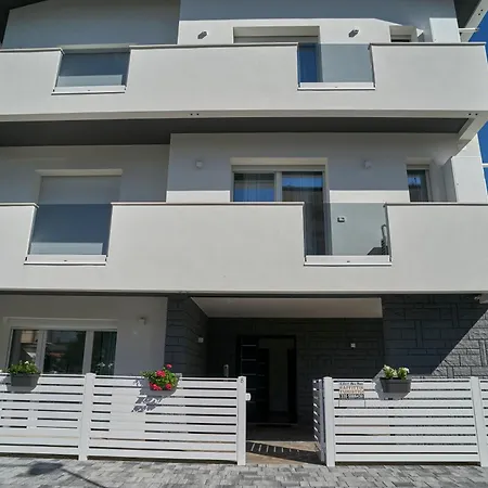 Borghesi Fronte Mare By Affitti Brevi Appartement