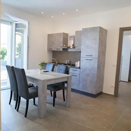 Apartment Borghesi Fronte Mare