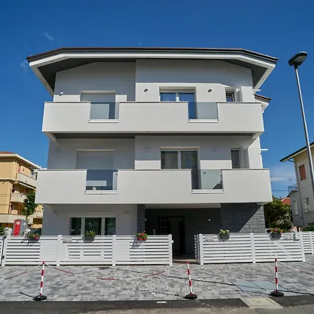 Borghesi Fronte Mare By Affitti Brevi *