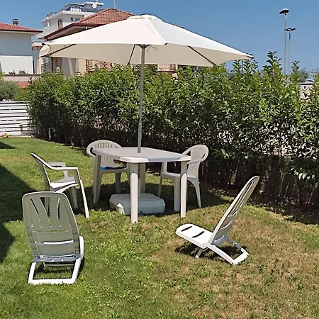 Borghesi Fronte Mare Apartment *