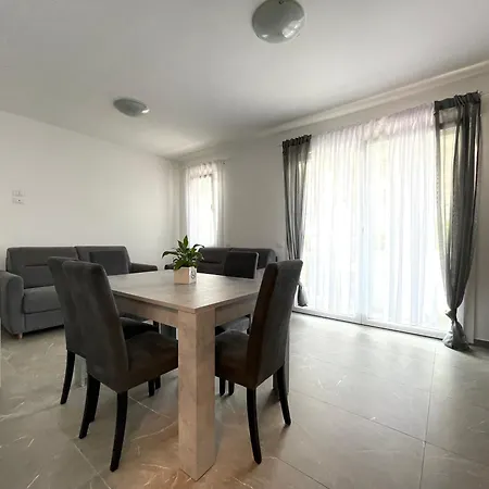 Borghesi Fronte Mare By Affitti Brevi *