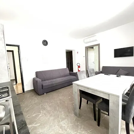 Borghesi Fronte Mare By Affitti Brevi *