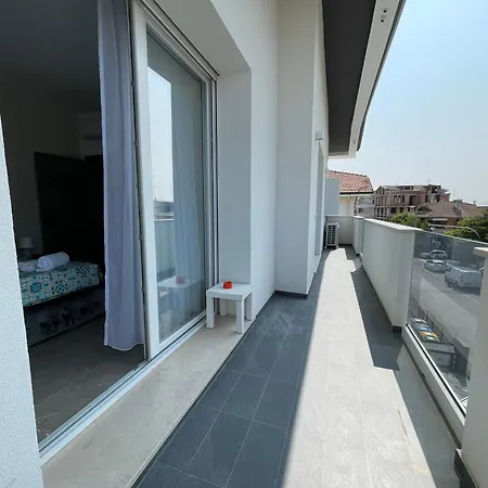 Borghesi Fronte Mare By Affitti Brevi *