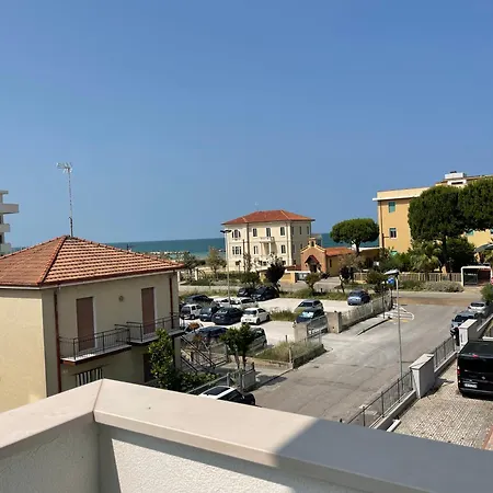 Borghesi Fronte Mare By Affitti Brevi 公寓 里米尼