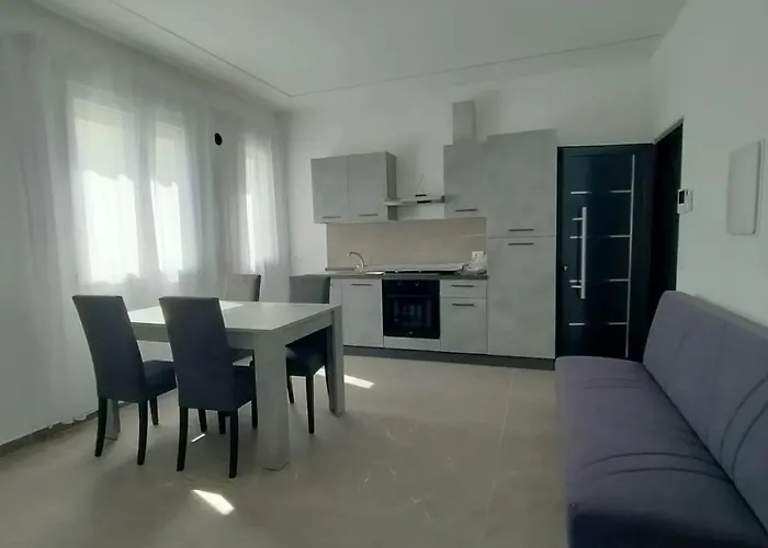 Borghesi Fronte Mare Daire *