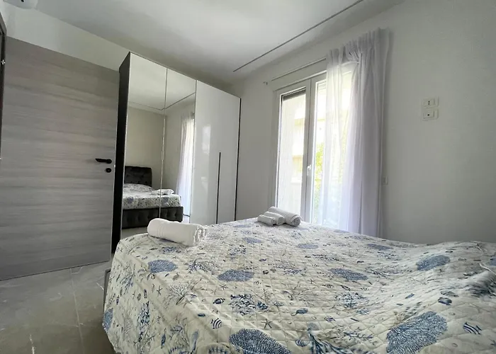 Borghesi Fronte Mare By Affitti Brevi דירה