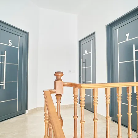 Borghesi Fronte Mare Apartamento