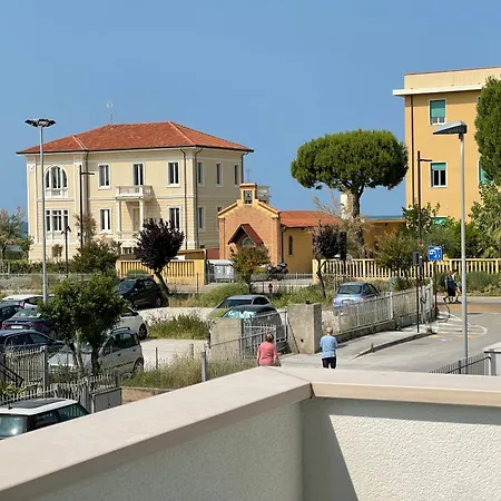 Borghesi Fronte Mare By Affitti Brevi * 리미니
